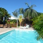 Meublé touristique avec piscine et jacuzzi à Saint-Gilles les Hauts